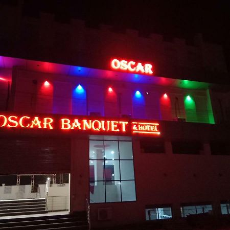 Oscar Banquet And Hotel Kālka Buitenkant foto